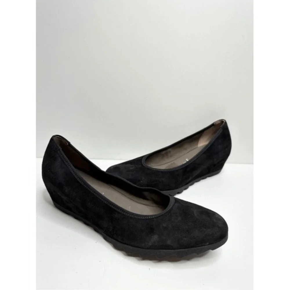 Gabor Sacchetto Black Suede Wedge Pumps Round Toe Scalloped‎ Sole Shoes 9.5